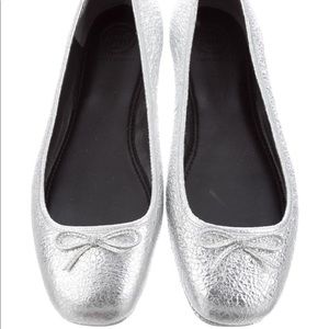 Tory Burch Laila Leather Silver Ballet Flats 🥿